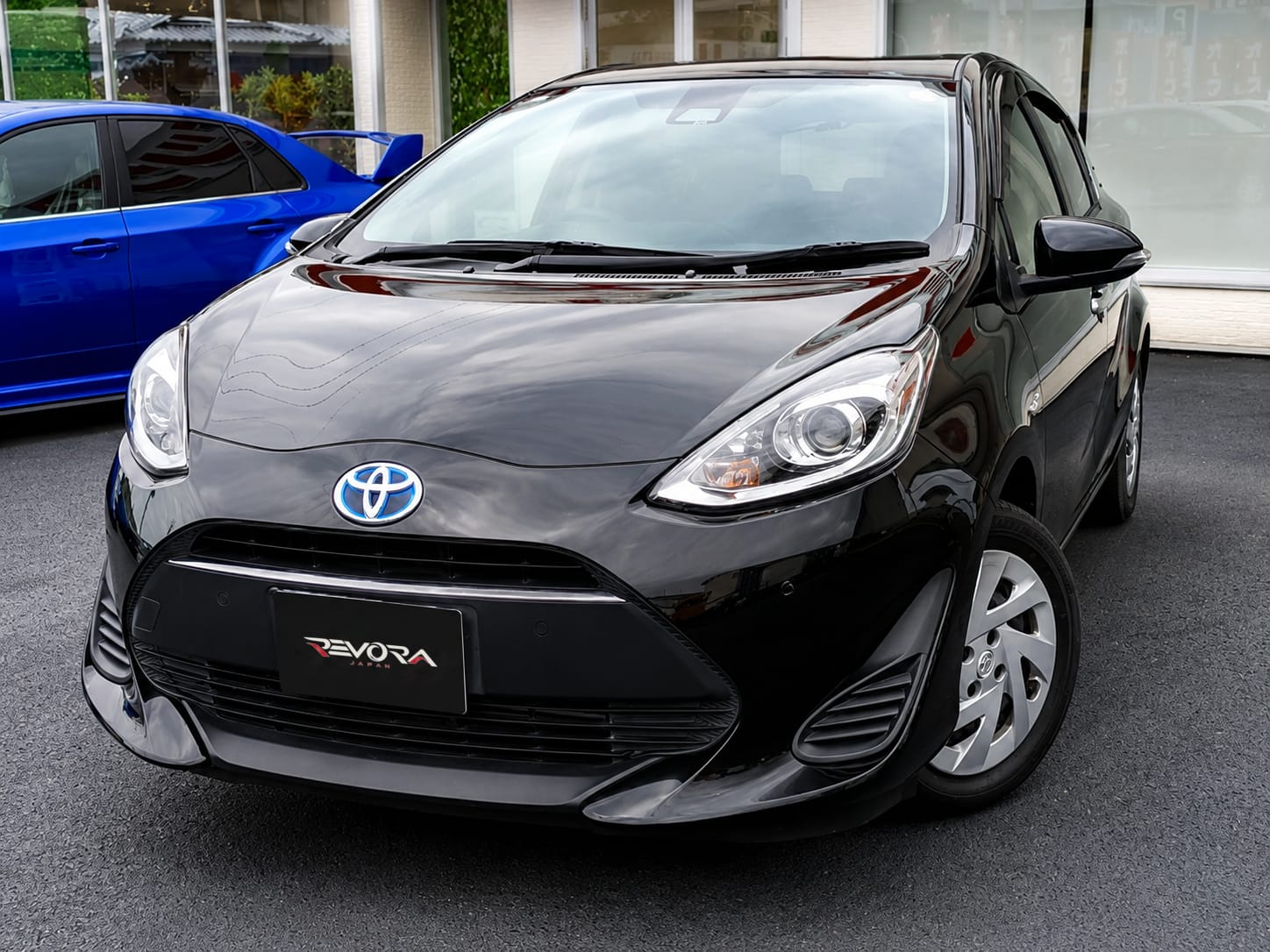 2019 Toyota Aqua S Style Black, front three-quarter view