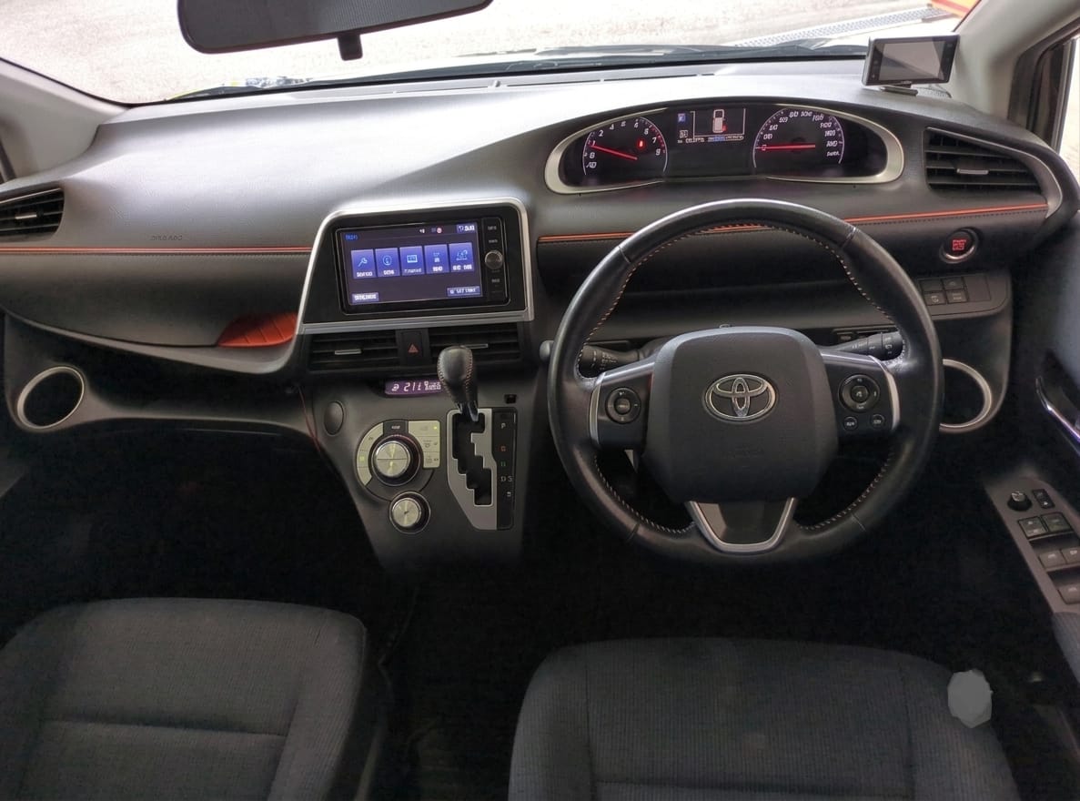 2017 Toyota Sienta G, interior, dashboard and front seats