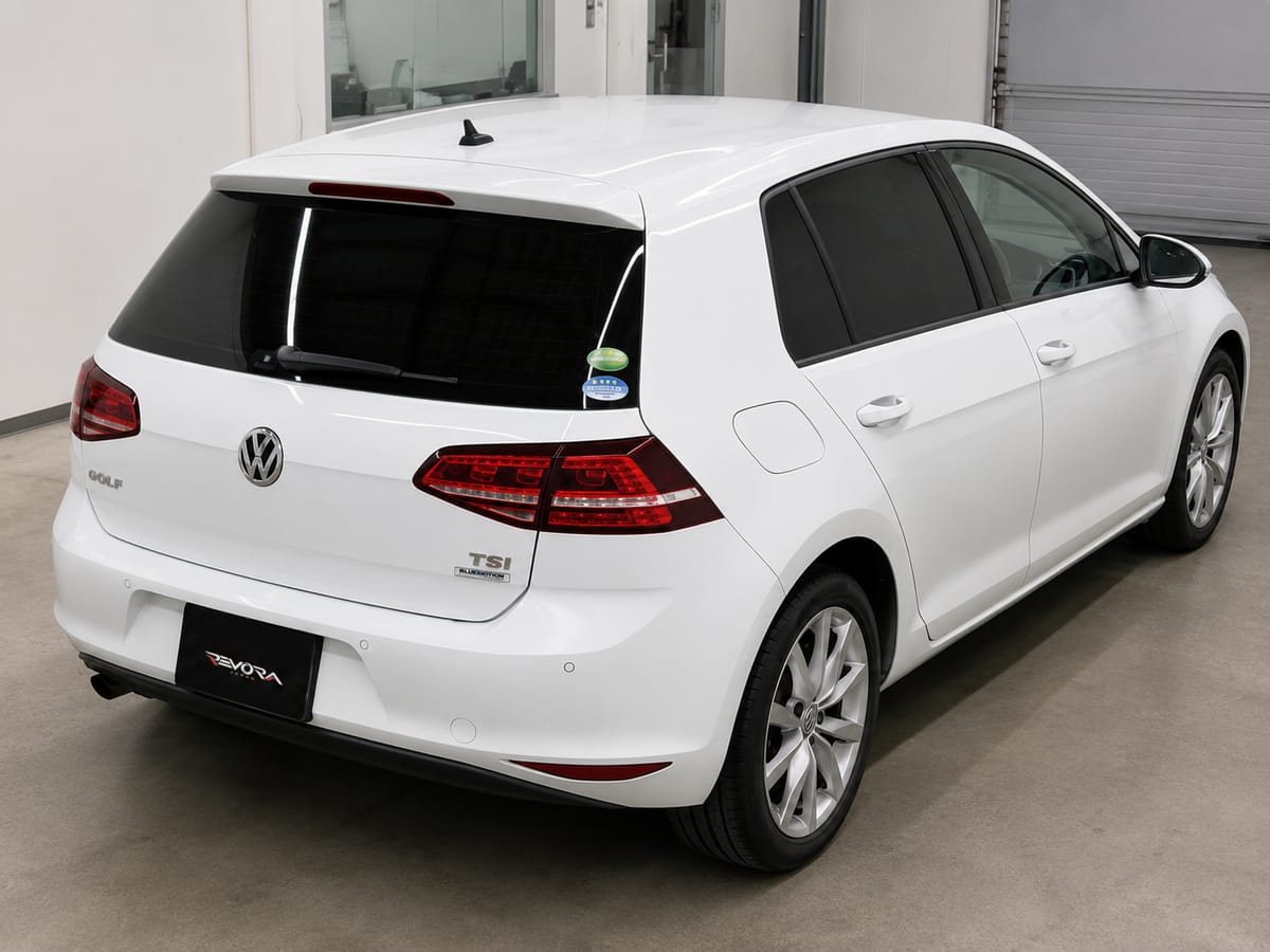 2017 Volkswagen Golf TSI Comfort Line, rear three-quarter view