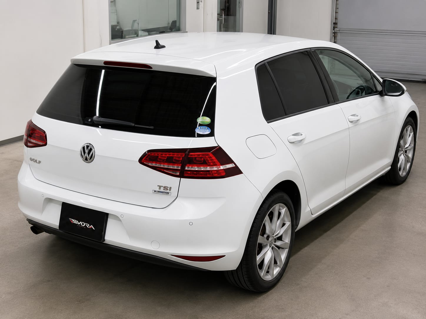 2017 Volkswagen Golf TSI Comfort Line, rear three-quarter view