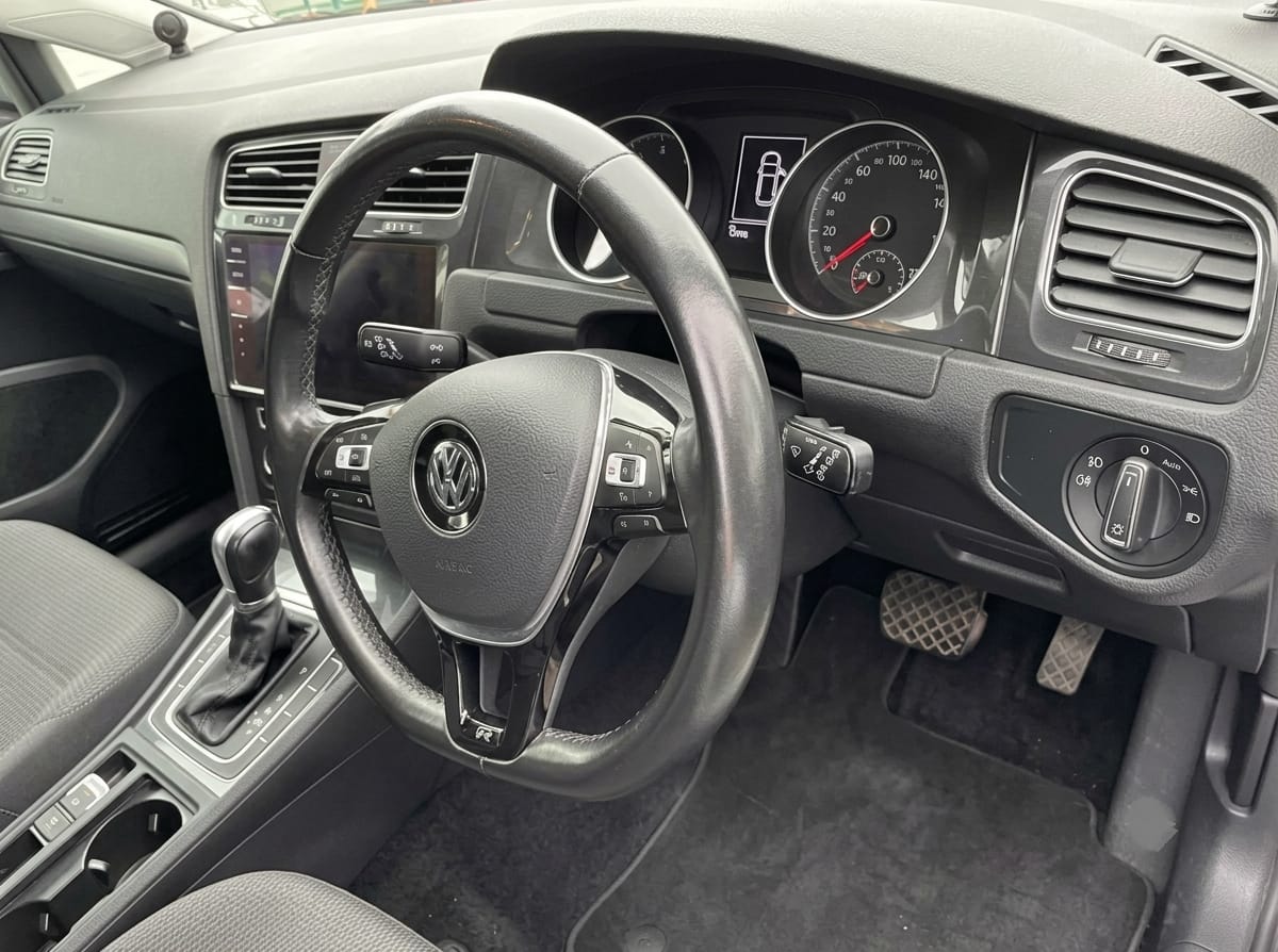 2017 Volkswagen Golf TSI Comfort Line, interior, dashboard and front seats