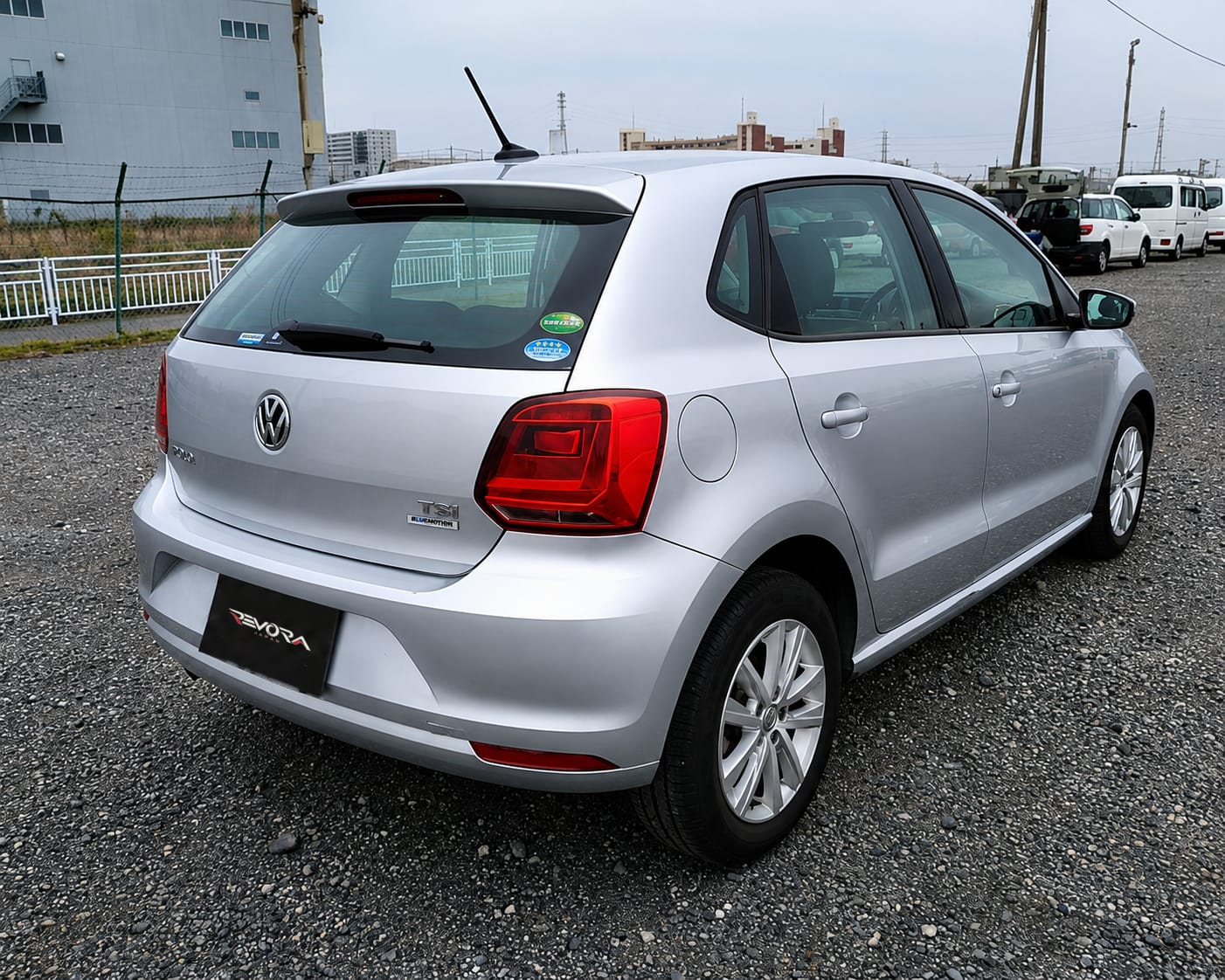 2015 Volkswagen Polo TSI Comfort Line, rear three-quarter view