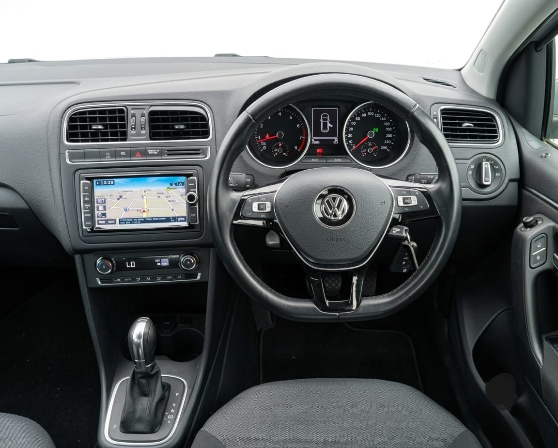 2015 Volkswagen Polo TSI Comfort Line, interior, dashboard and front seats